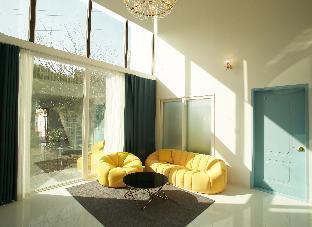 White pension 3*