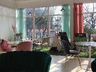 White pension 3*