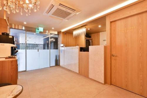 Seongnam Hotel Label 0*