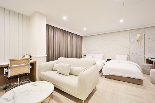 Seongnam Hotel Label 0*
