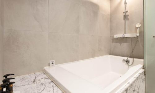 hotel 99 prestige 2*