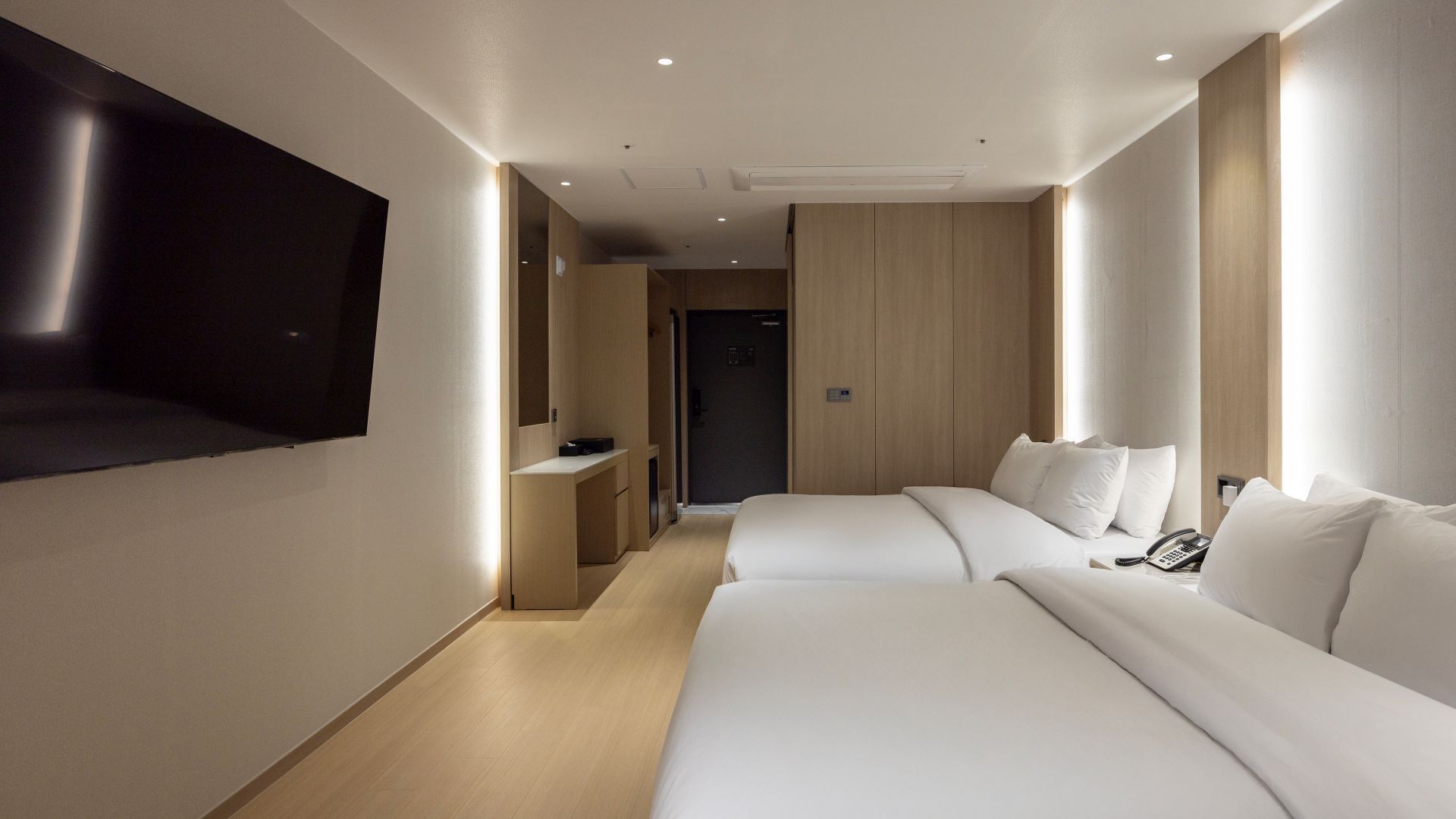 Hound Hotel Pohang Yeongildae 2*