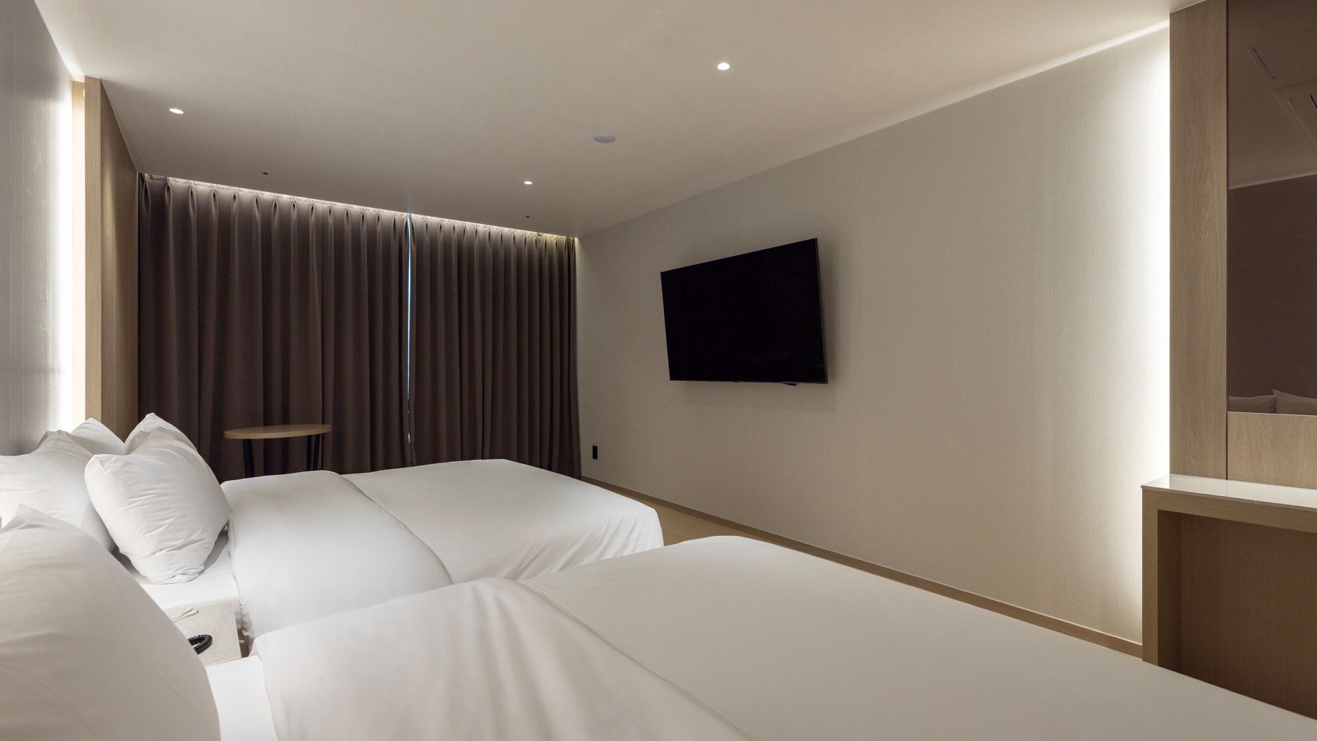 Hound Hotel Pohang Yeongildae 2*