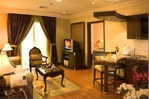 Plaza Athenee Hotel 4*