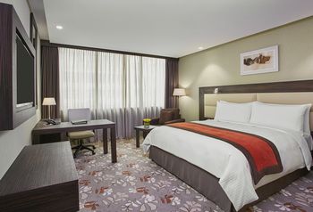 Crowne Plaza Kuwait Al Thuraya City by IHG 5*