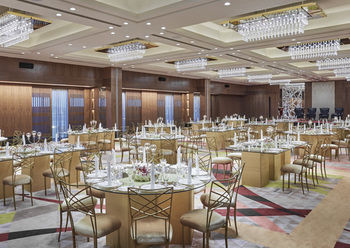 Crowne Plaza Kuwait Al Thuraya City by IHG 5*