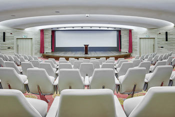 Crowne Plaza Kuwait Al Thuraya City by IHG 5*