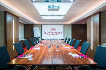 Crowne Plaza Kuwait Al Thuraya City by IHG 5*