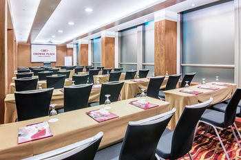 Crowne Plaza Kuwait Al Thuraya City by IHG 5*