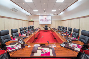 Crowne Plaza Kuwait Al Thuraya City by IHG 5*
