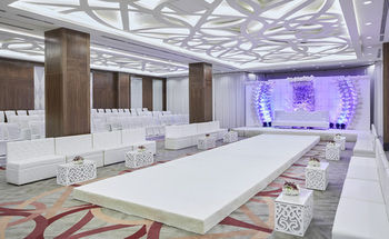 Crowne Plaza Kuwait Al Thuraya City by IHG 5*