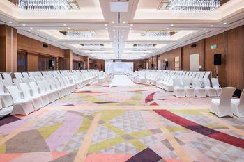 Crowne Plaza Kuwait Al Thuraya City by IHG 5*