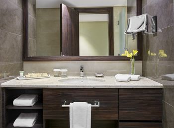 Crowne Plaza Kuwait Al Thuraya City by IHG 5*