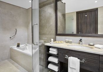 Crowne Plaza Kuwait Al Thuraya City by IHG 5*