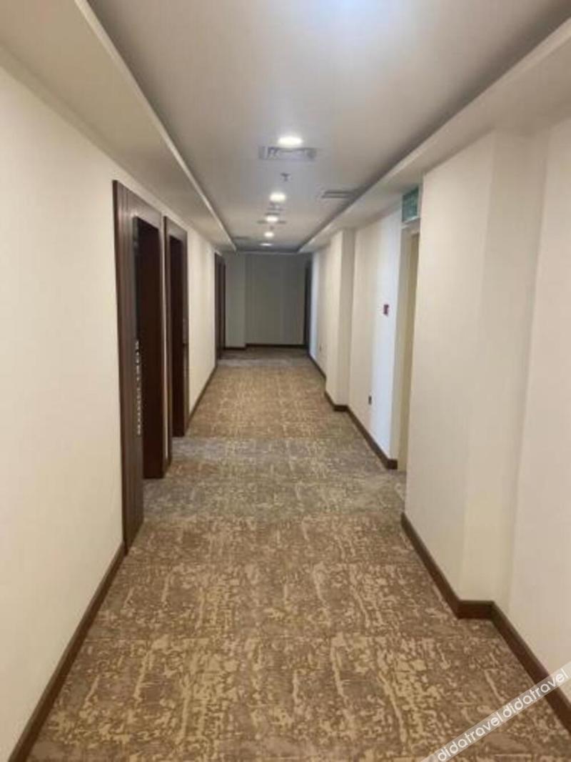 Dolphin Continental Hotel 4*
