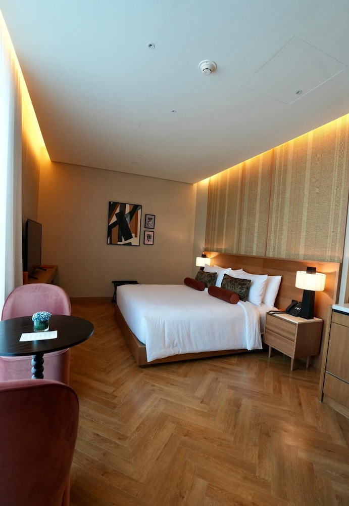 One Sharq Boutique Hotel 4*