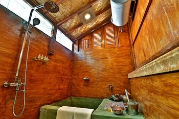 Sojourn Spa Hotel Melaka 4*