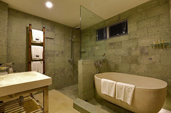 Sojourn Spa Hotel Melaka 4*
