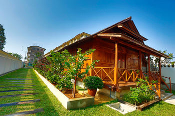 Sojourn Spa Hotel Melaka 4*