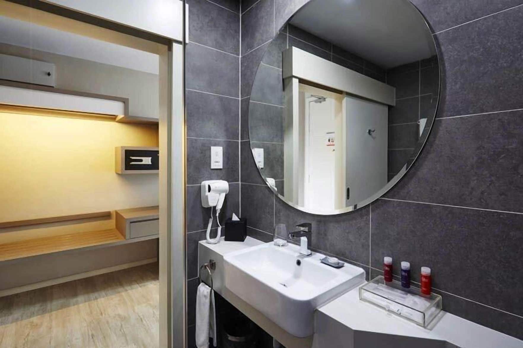 QQ Hotel Rooms Damansara Perdana 2*