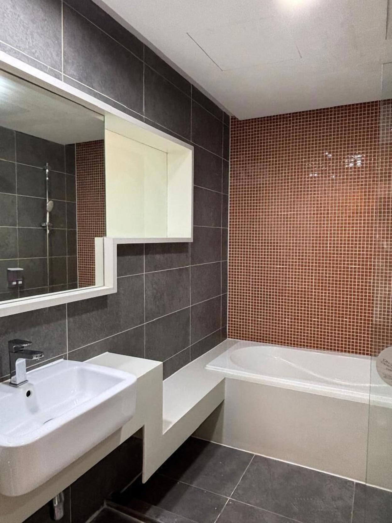 QQ Hotel Rooms Damansara Perdana 2*