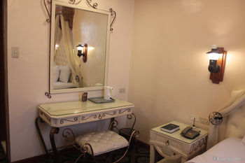 Camelot Hotel Quezon City powered by Cocotel 3*