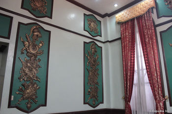 Camelot Hotel Quezon City powered by Cocotel 3*
