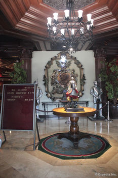 Camelot Hotel Quezon City powered by Cocotel 3*