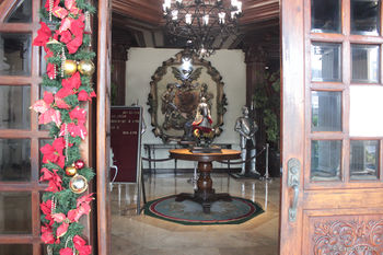 Camelot Hotel Quezon City powered by Cocotel 3*
