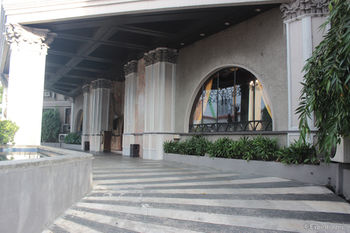 Camelot Hotel Quezon City powered by Cocotel 3*