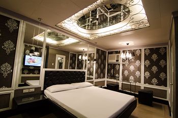 Victoria Court Hillcrest - Pasig 2*