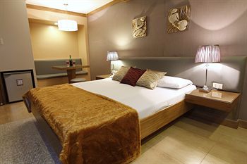 Victoria Court Hillcrest - Pasig 2*