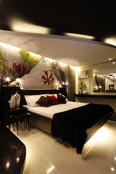 Victoria Court Hillcrest - Pasig 2*