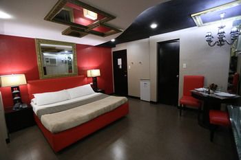 Victoria Court Hillcrest - Pasig 2*