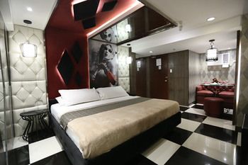 Victoria Court Hillcrest - Pasig 2*