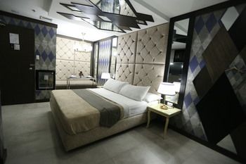 Victoria Court Hillcrest - Pasig 2*