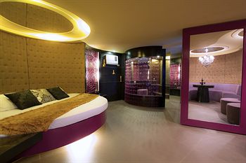 Victoria Court Las Pinas 3*