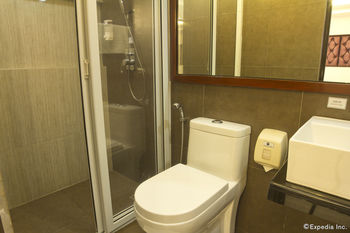 Victoria Court Las Pinas 3*