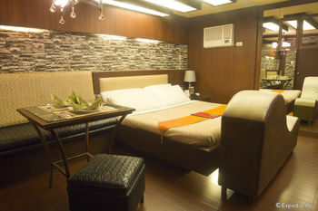 Victoria Court Las Pinas 3*
