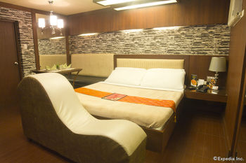 Victoria Court Las Pinas 3*