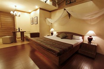Victoria Court Suites - Pasig 3*