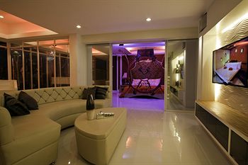 Victoria Court Suites - Pasig 3*