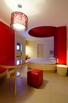 Victoria Court Suites - Pasig 3*