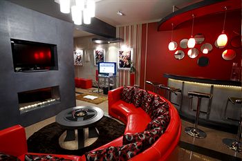 Victoria Court Suites - Pasig 3*