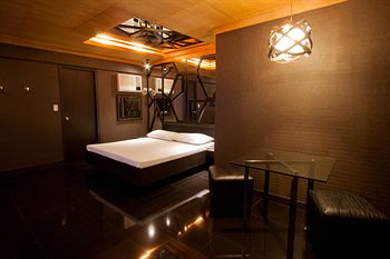 Victoria Court Suites - Pasig 3*