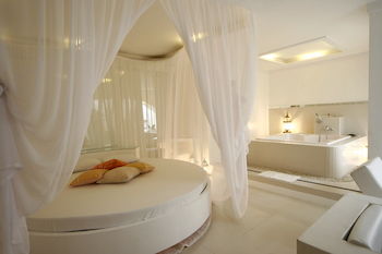 Victoria Court Suites - Pasig 3*