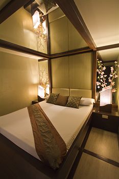 Victoria Court Suites - Pasig 3*
