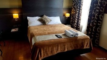 Lorenzzo Suites Hotel 2*