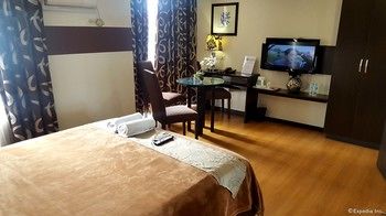 Lorenzzo Suites Hotel 2*
