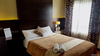 Lorenzzo Suites Hotel 2*